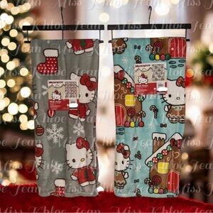 - Hello Kitty Christmas Throw Blanket Set